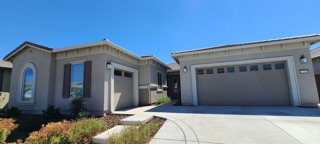 Building Photo - Next Gen Home with main house and guess unit in Spring lake Area