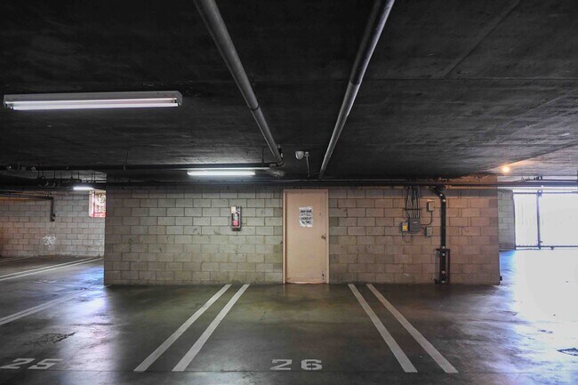 Building Photo - A Charming Westside Rental