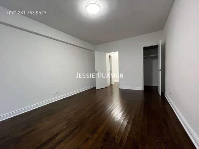 Building Photo - 219 E 69th St