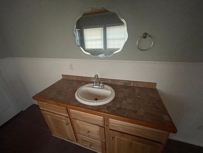 Building Photo - 4 Bedroom, 2 Bath  in the heart of Abilene!!