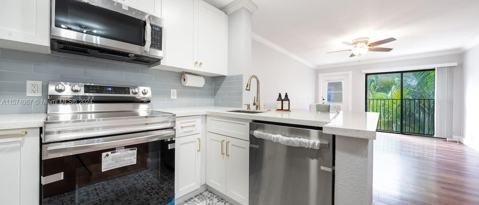 Building Photo - 11384 Royal Palm Blvd