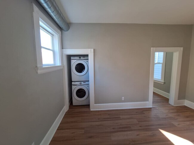 Building Photo - 1613 Jefferson Ave