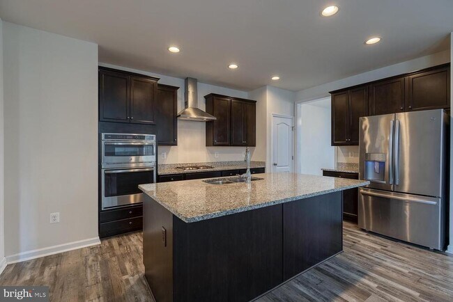 Building Photo - 336 Boxelder Dr