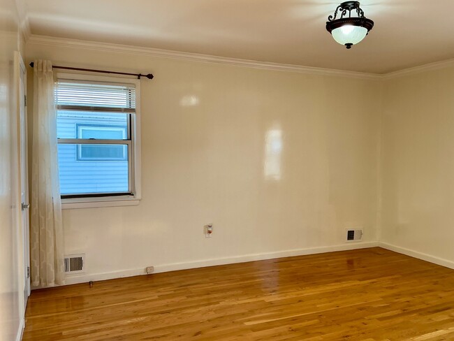 Building Photo - 306 Jefferson Ave