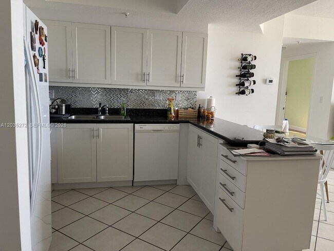 Building Photo - 3500 Coral Wy