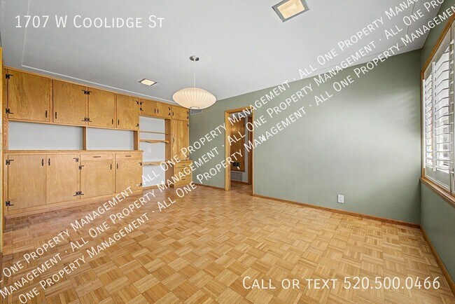 Building Photo - 1707 W Coolidge St