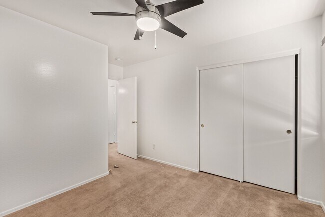 Building Photo - Single-Story 3 Bedroom Home in Rancho El Mirage