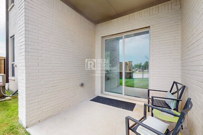 Building Photo - 1077 Maverick Dr