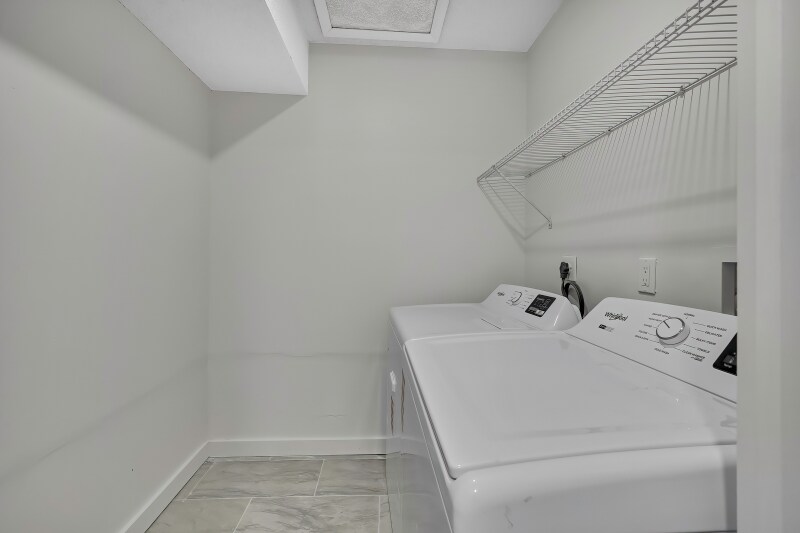 Building Photo - 10931 W Tidewater Cir