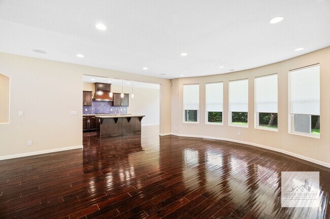 Building Photo - Beautiful 4 Bedroom 3 Bath Home with Solar in Northeast Fresno!