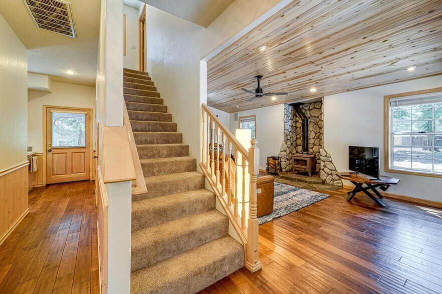 Building Photo - 14474 Northwoods Blvd