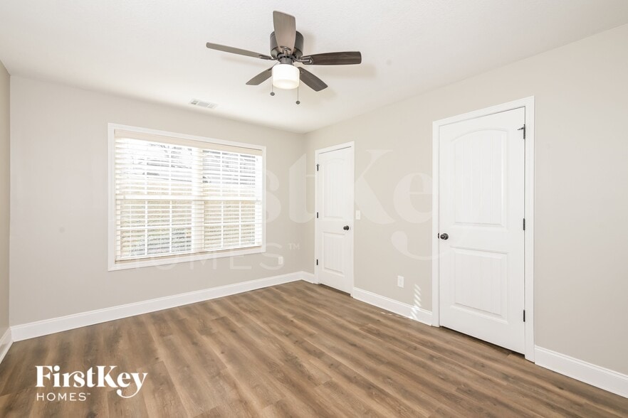 Building Photo - 1921 Roxey Ln