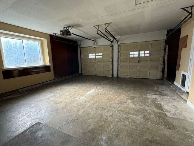 Building Photo - 5955 E 36th St