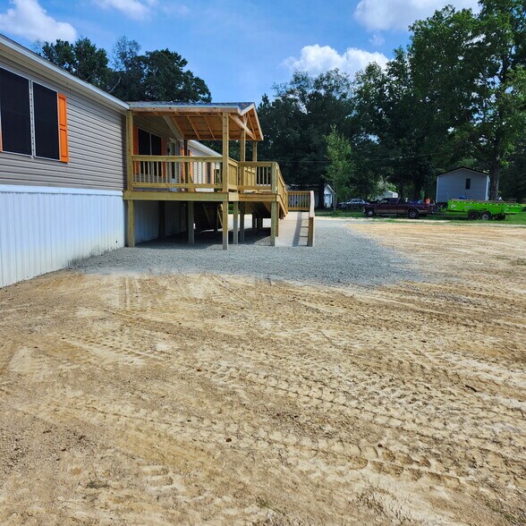Building Photo - 35288 Curtis Dr