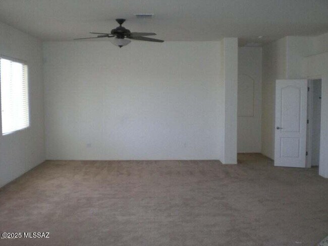 Building Photo - 6585 S Lantana Vista Dr