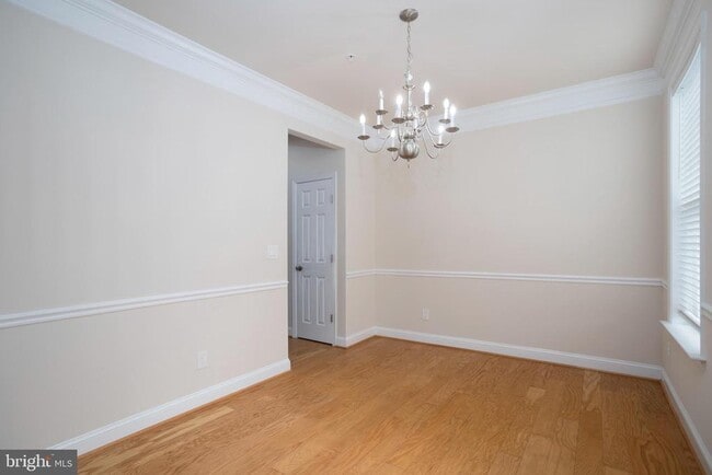 Building Photo - 327 Sydney Ln