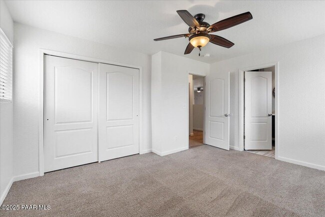Building Photo - 3795 N Navajo Dr