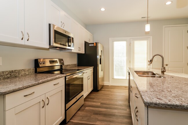 Building Photo - 3028 Stirling Dr