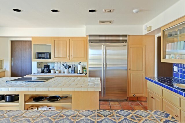 Building Photo - 2122 Rams Hill Dr