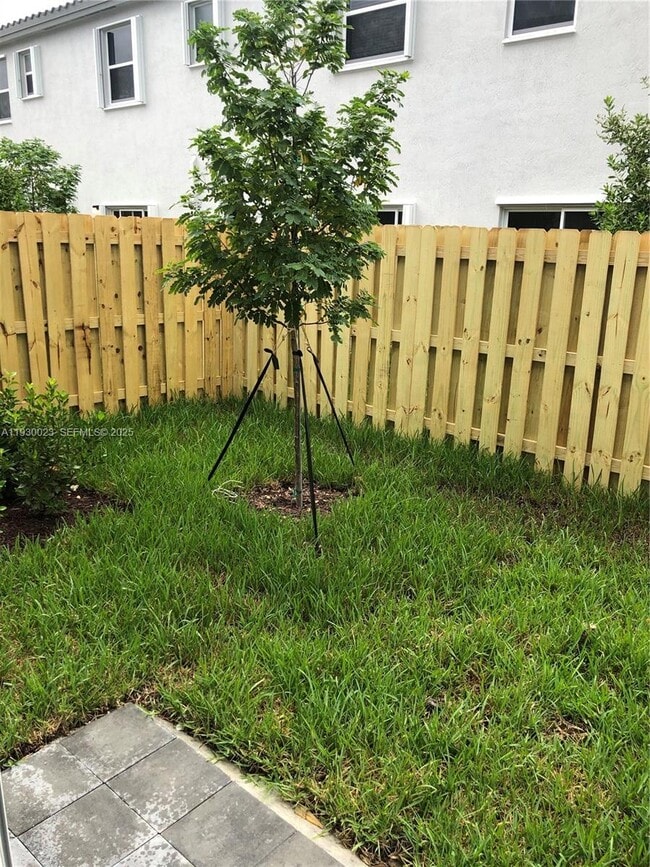 Building Photo - 2610 SE 13th St