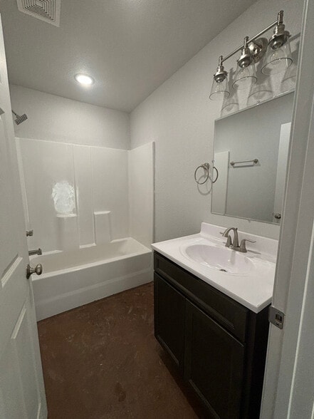 Building Photo - 198 Rustic Ln
