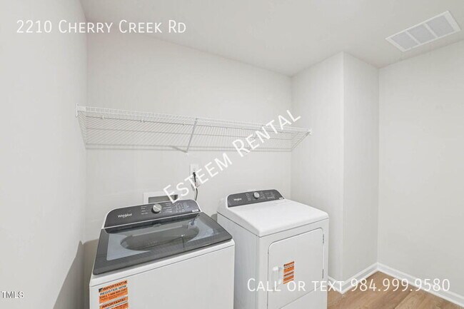 Building Photo - 2210 Cherry Crk Rd
