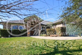 Building Photo - AVAILABLE NOW!