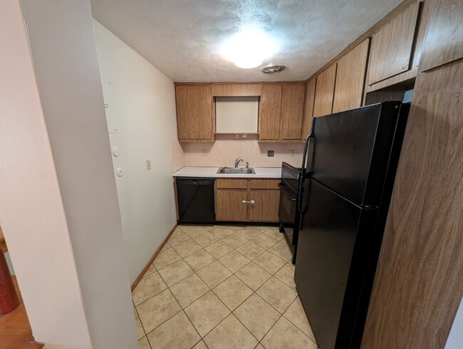 Building Photo - 1 bedroom Oak Terrace-Framingham