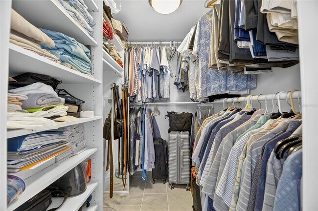 Building Photo - 7100 Sunshine Skyway Ln S