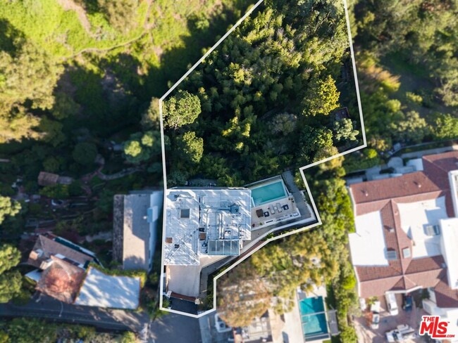 Building Photo - 9894 Beverly Grove Dr