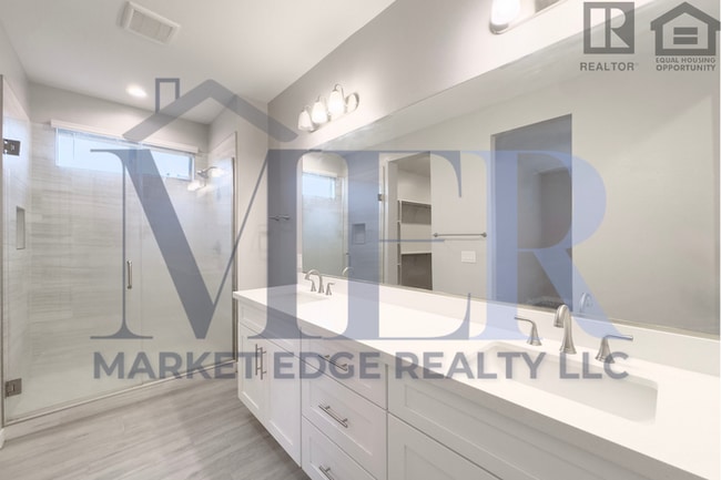 Building Photo - 3Bed/2Bath Home at I-17/Carefree Hwy! $1995 MOVE-IN SPECIAL! Ready for Immediate Move-In!