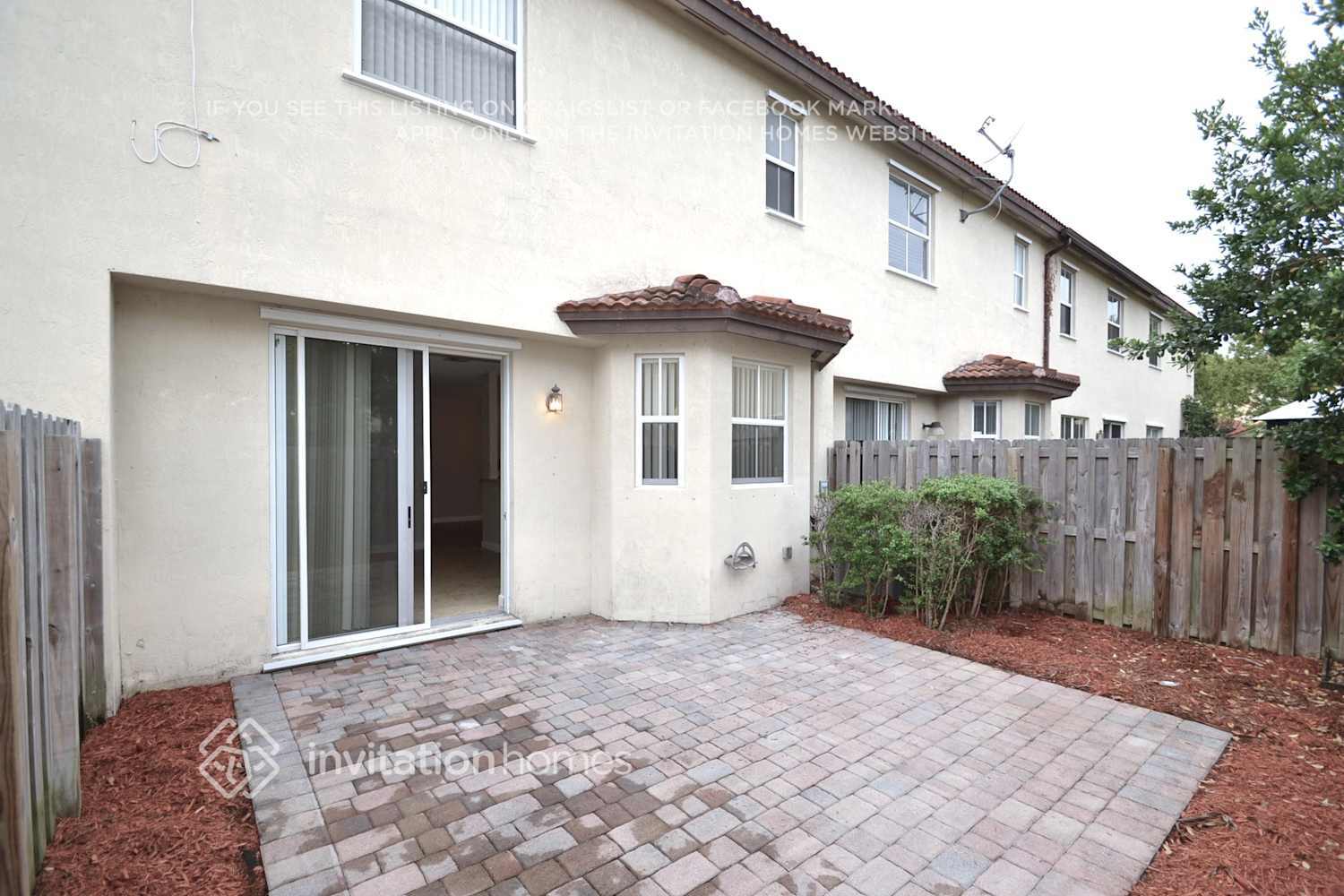 Building Photo - 20769 NE 10th Ct