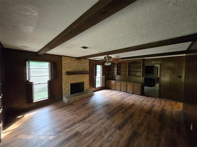 Building Photo - 4242 Honey Oaks Dr