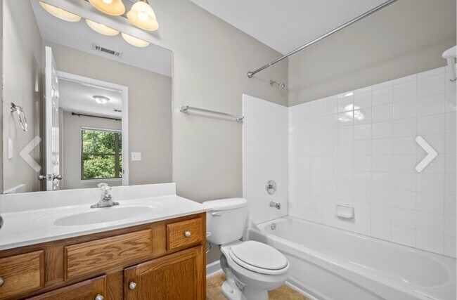 Building Photo - 105 4th Ave