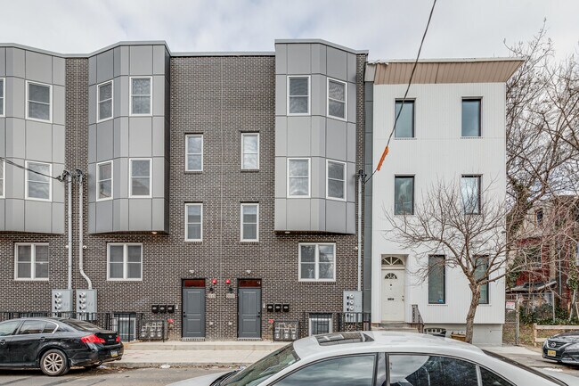 Building Photo - 2115 Master