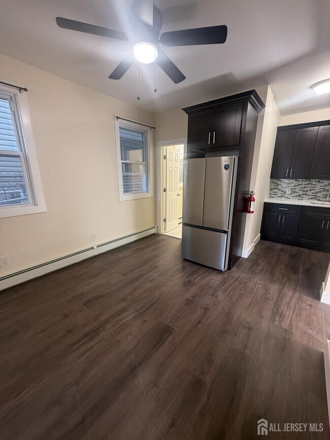 Building Photo - 205 Duncan Ave