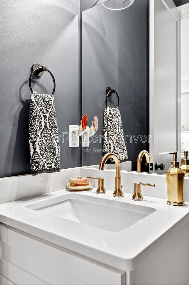 Building Photo - 1299 Newton St