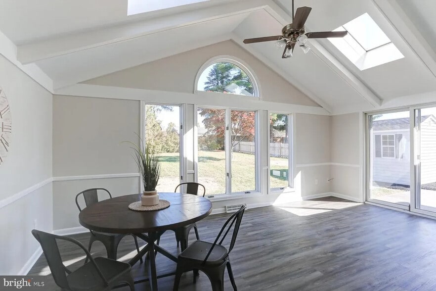 Back Great Room - 2360 Sycamore Rd