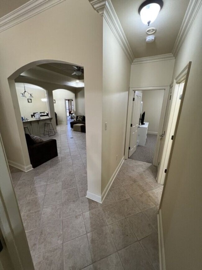 Building Photo - Beautifully Furnished 4-Bedroom Home in Zachary's Audubon Lakes!