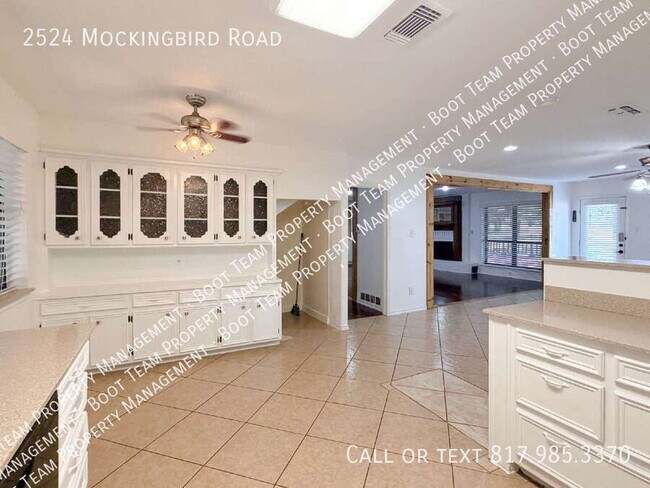 Building Photo - 2524 Mockingbird Rd