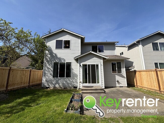 Building Photo - Elegant Browns Point Living with Backyard ...