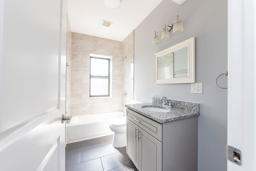 Building Photo - 1010 S 1st Ave