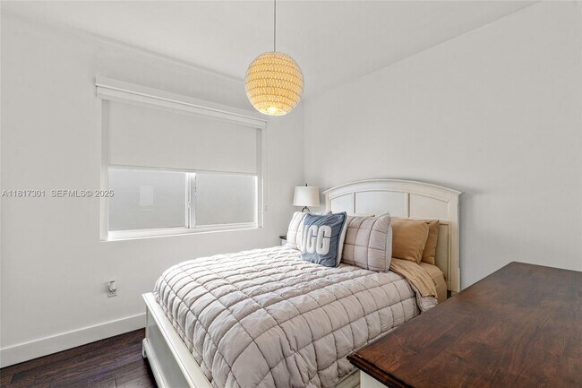 Building Photo - 10373 NW 68th Terrace