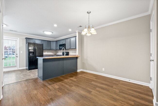Primary Photo - Updated Townhome near Tennova Hospital