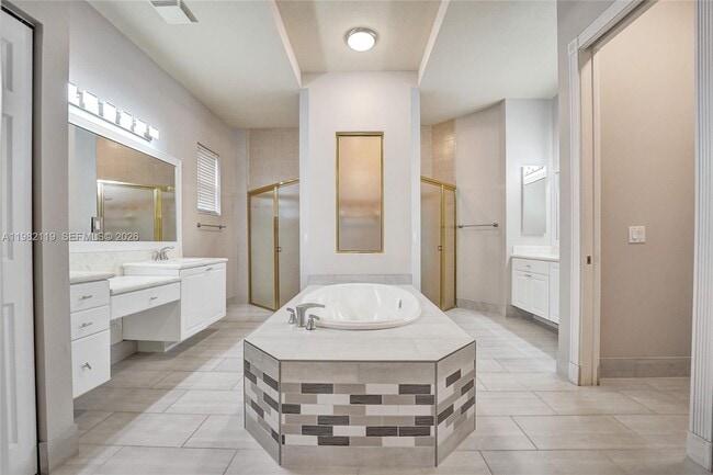 Building Photo - 8006 N Savannah Cir