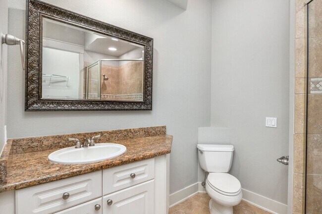 Building Photo - Gorgeous Regatta Bay 3 Bedroom Townhouse!