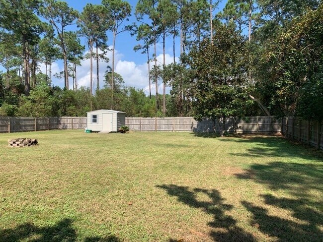 Building Photo - 3/2 in the Heart of Navarre