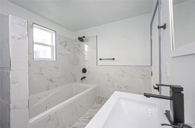 Building Photo - 30 Glenwood Ave