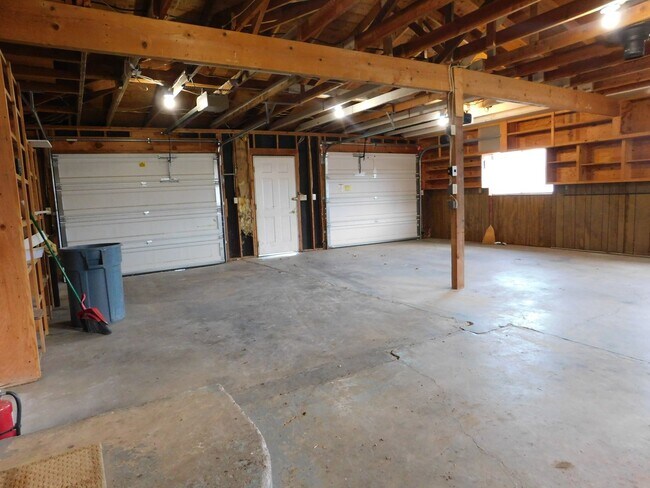 Building Photo - Spacious Ranch in Orchard Mesa