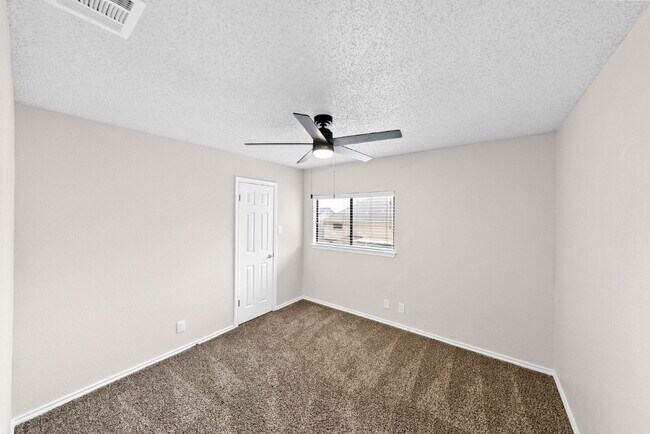 Building Photo - Spacious & Thoughtfully Updated 4-Bedroom ...